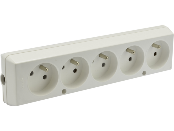 Gniazdko elektryczne 5x2p+Z  GN-570